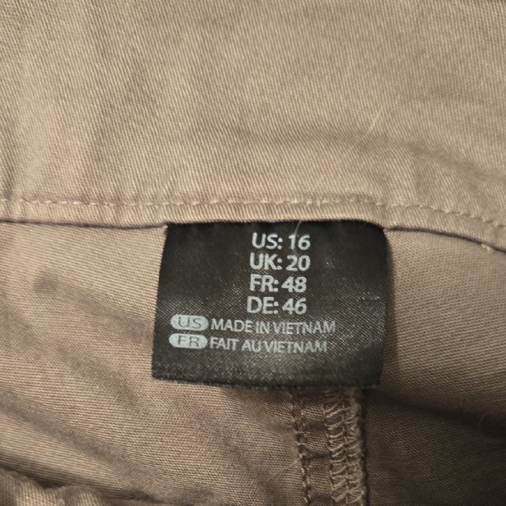 5.11 Tactical Women's Olive Green Bermuda Shorts - Picture 3 of 3